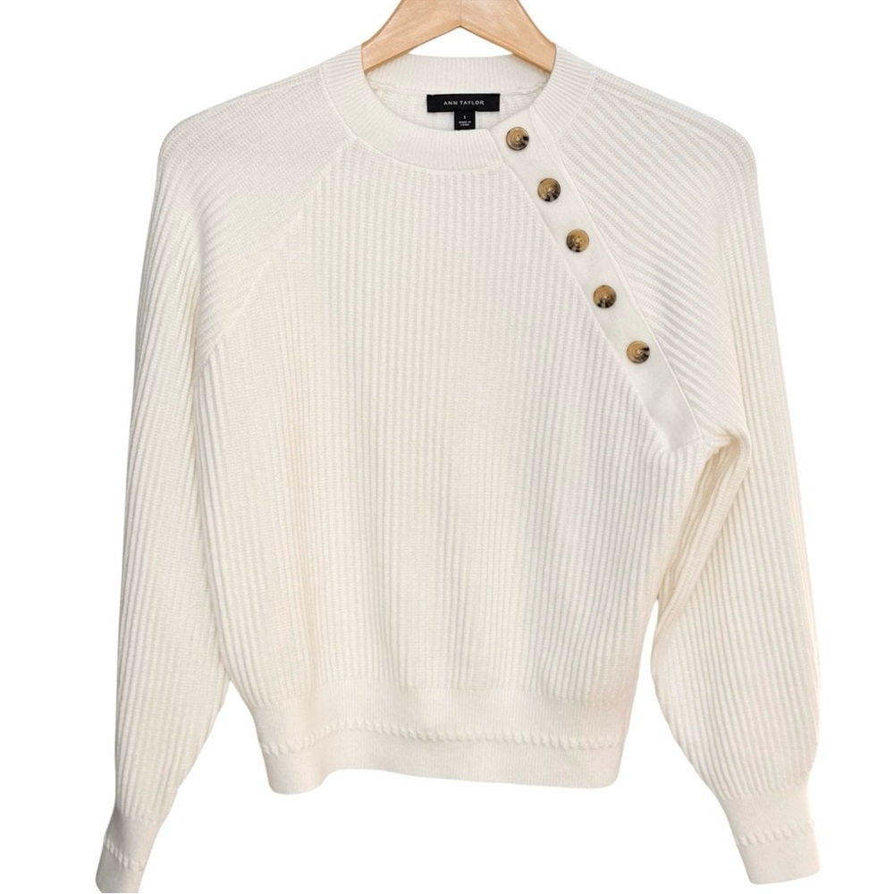 Ann Taylor Ribbed Knit Long Sleeve Sweater Asymmetric Button Detail. Small.